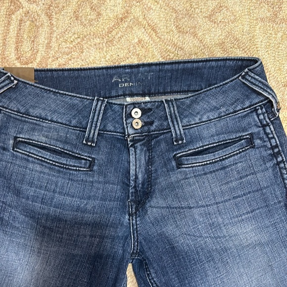 Ariat 27L low rise jeans. Flare leg. - Picture 2 of 11